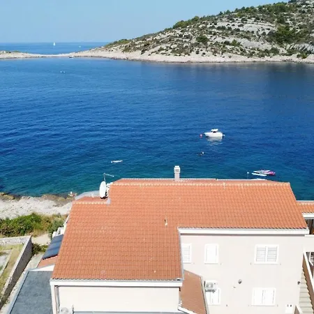 A4 Penthouse Fuer 8 Personen * Ražanj
