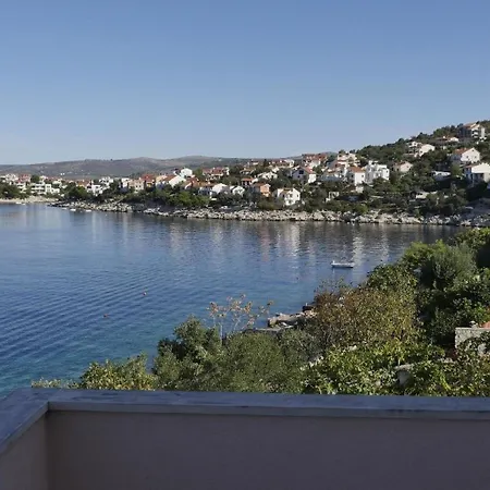 Daire A4 Penthouse Fuer 8 Personen Ražanj