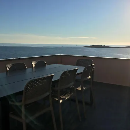 A4 Penthouse Fuer 8 Personen * Ražanj