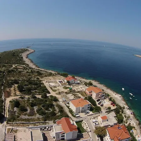 A4 Penthouse Fuer 8 Personen Daire Ražanj