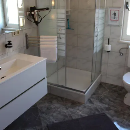 A4 Penthouse Fuer 8 Personen Daire Ražanj