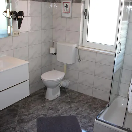 Daire A4 Penthouse Fuer 8 Personen Ražanj