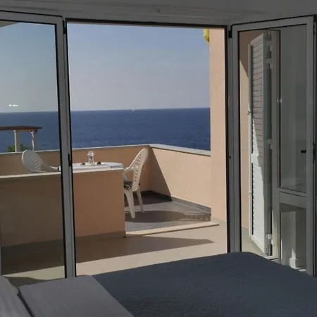 A4 Penthouse Fuer 8 Personen Apartment Razanj